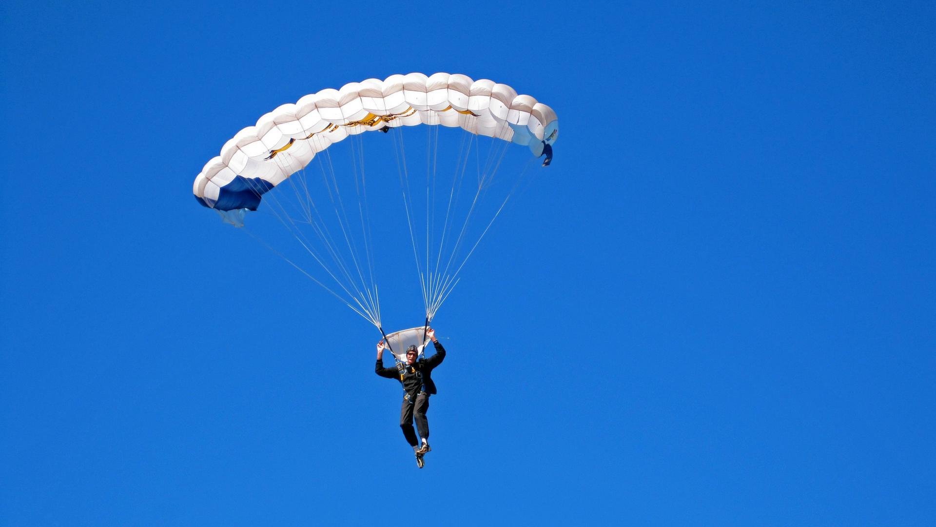 新闻中心报道国家体育科研所运动医学最新成果，国家体育医学研究所